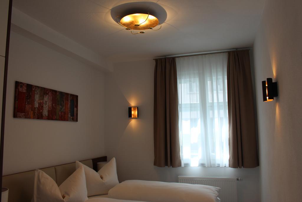 Hotel Schmales Haus Ulm Zewnętrze zdjęcie