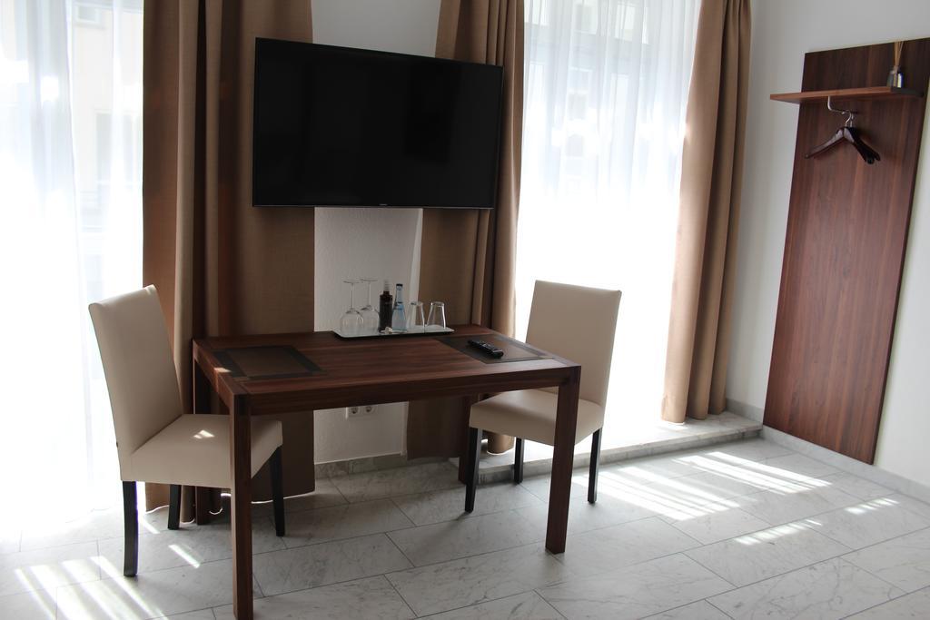 Hotel Schmales Haus Ulm Zewnętrze zdjęcie